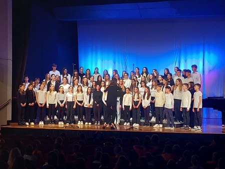 Združeni mladinski PZ OŠ Antona Žnideršiča IB, OŠ Podgora Kuteževo in OŠ Rudolfa Ukoviča Podgrad (Sara Česnik, Tjaša Poklar)